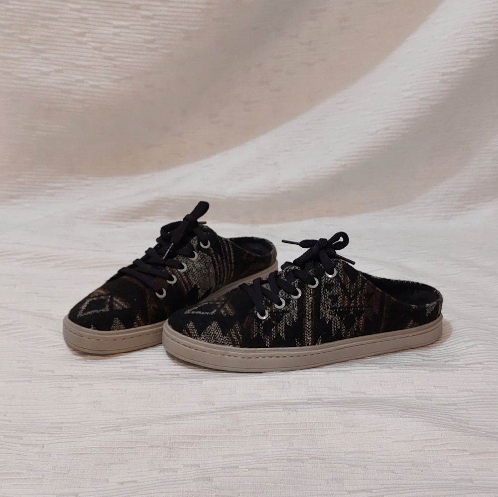 SOUL Naturalizer Black and Brown Patterned Mule Sneakers